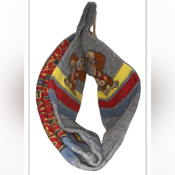 Donkey Kong Crew Socks 1 Pair Men 6.5-12 Gray Yellow Gamer Nintendo 8 Bit Mario - Picture 6 of 10